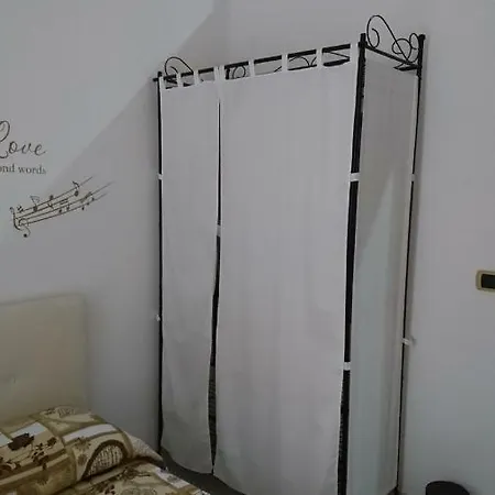 Δωμάτια σε οικογενειακή κατοικία Parthenope's Nest